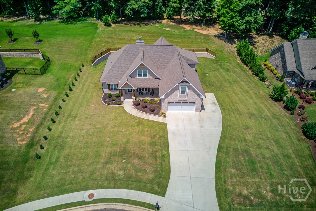 222 Ivey Drive Property Photo 2