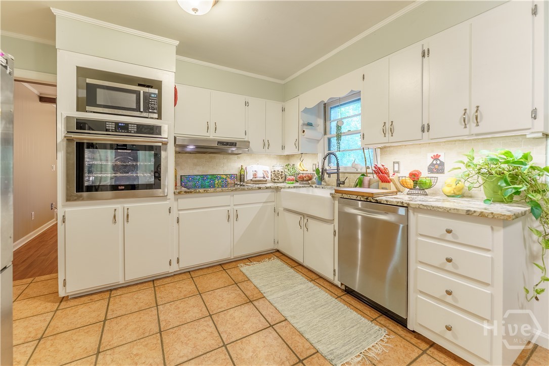 759 Riverhill Drive Property Photo 11