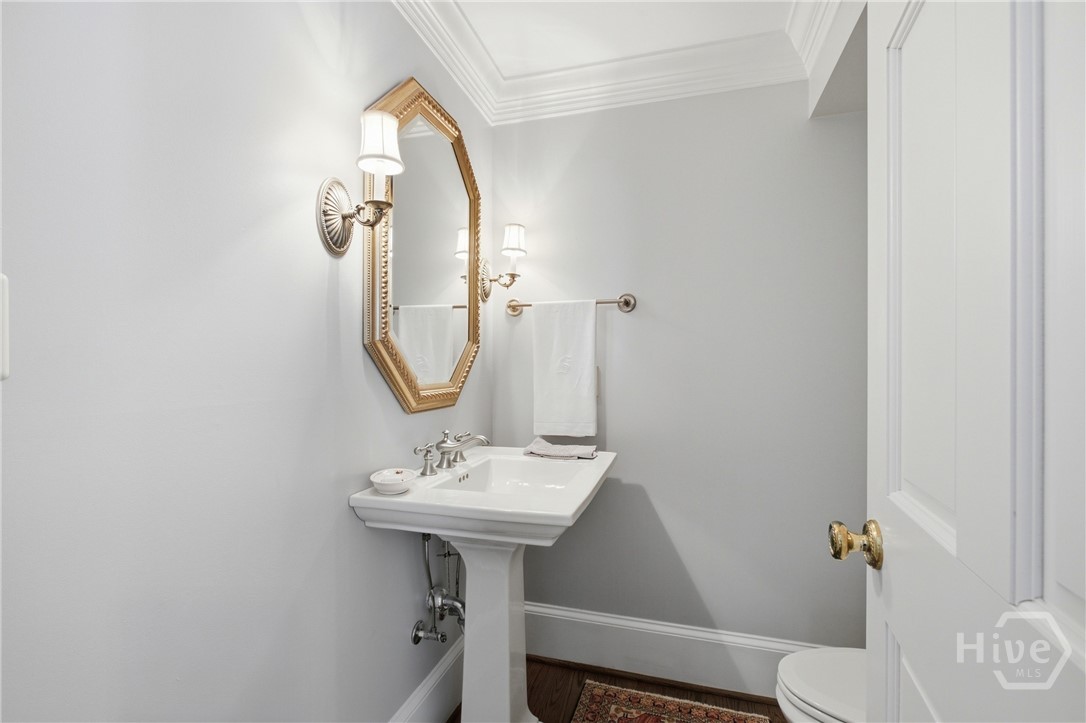 221 Hamilton Road Property Photo 10