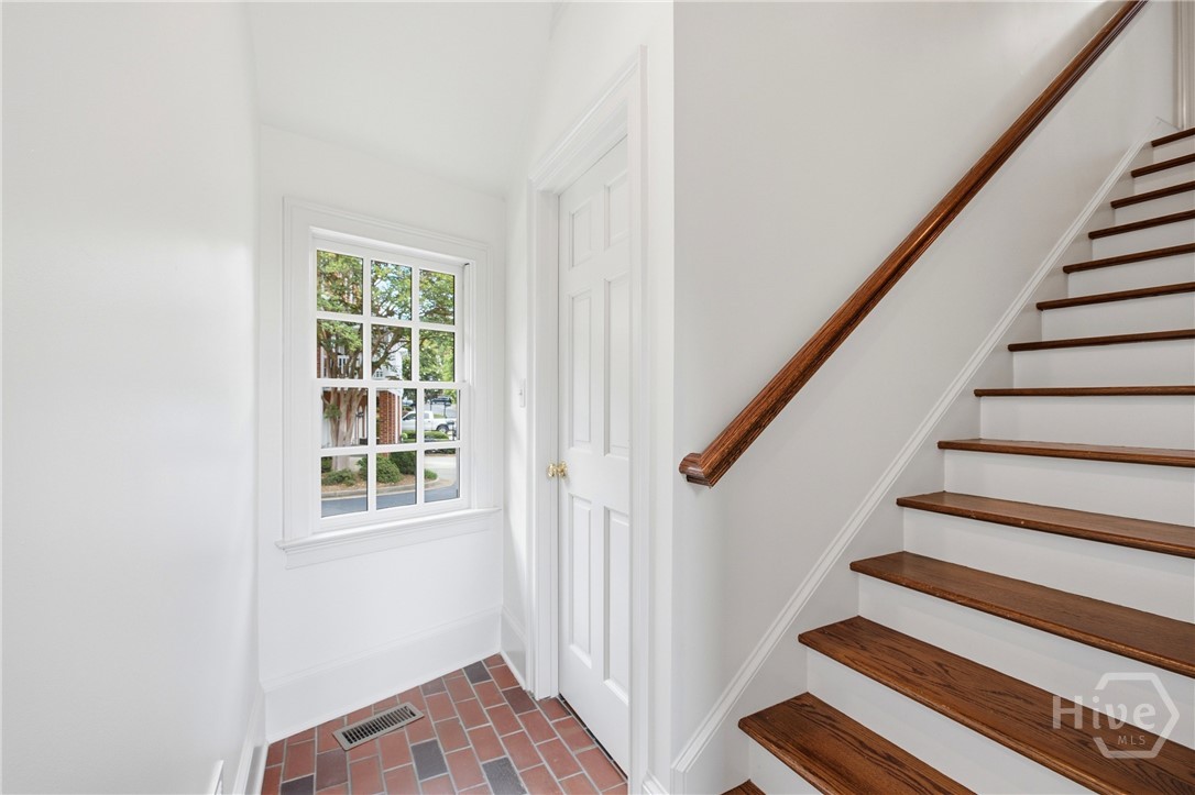 221 Hamilton Road Property Photo 38