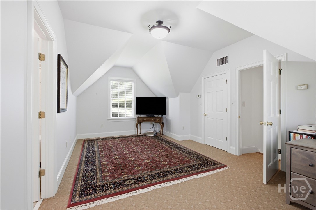 221 Hamilton Road Property Photo 40