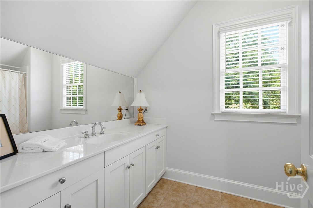 221 Hamilton Road Property Photo 41