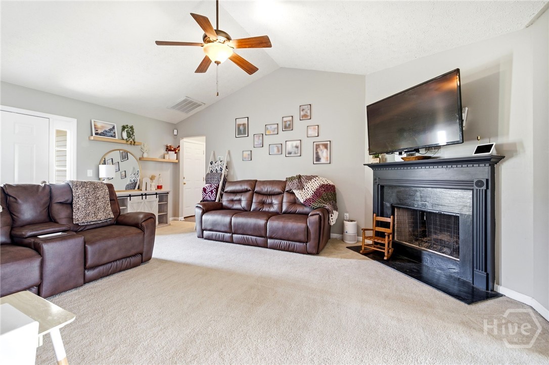 121 Crestview Drive Property Photo 6