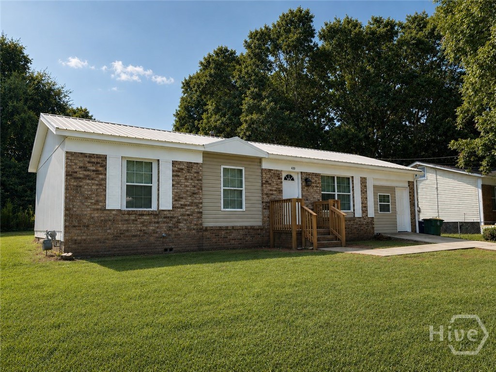 430 Martin Circle Property Photo 1