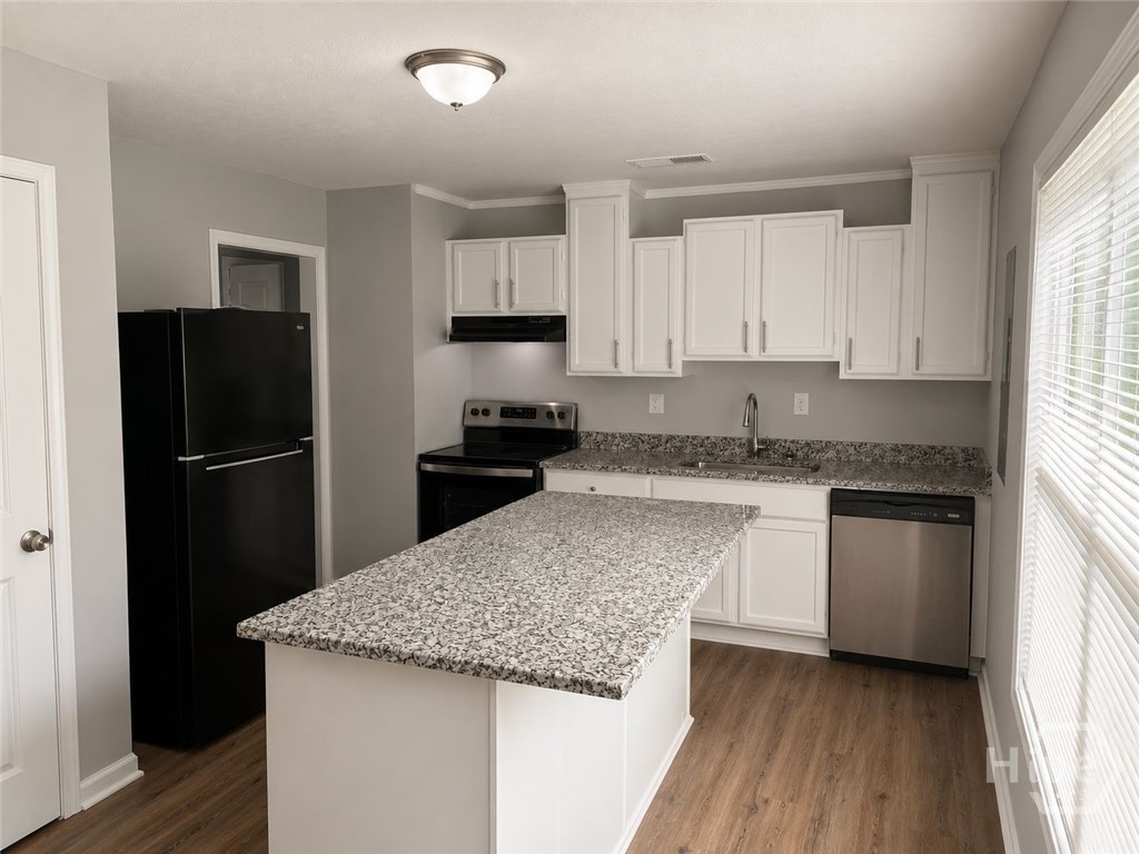 430 Martin Circle Property Photo 4