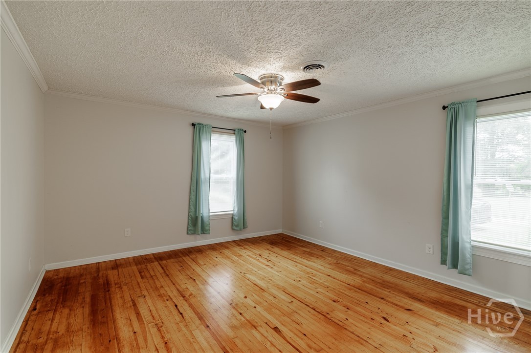 382 Elizabeth Street Property Photo 25