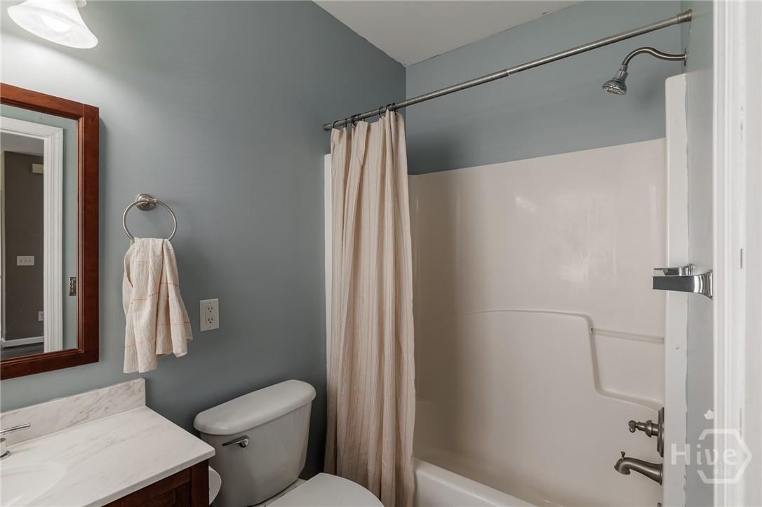 382 Elizabeth Street Property Photo 40