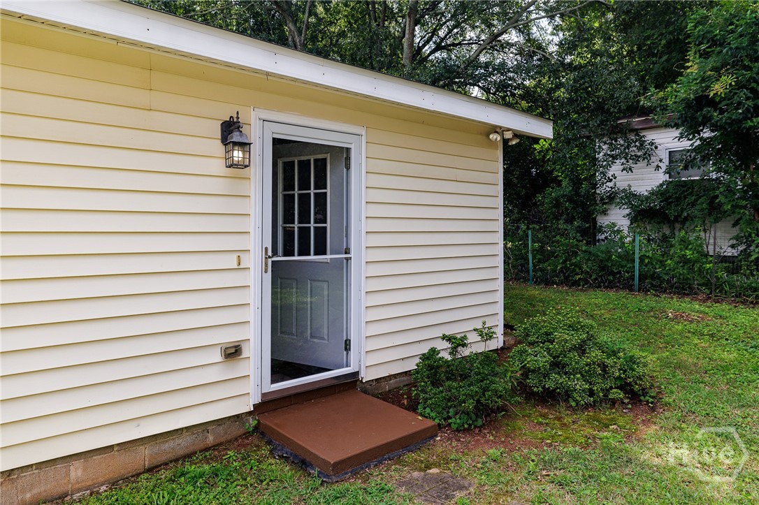 382 Elizabeth Street Property Photo 46