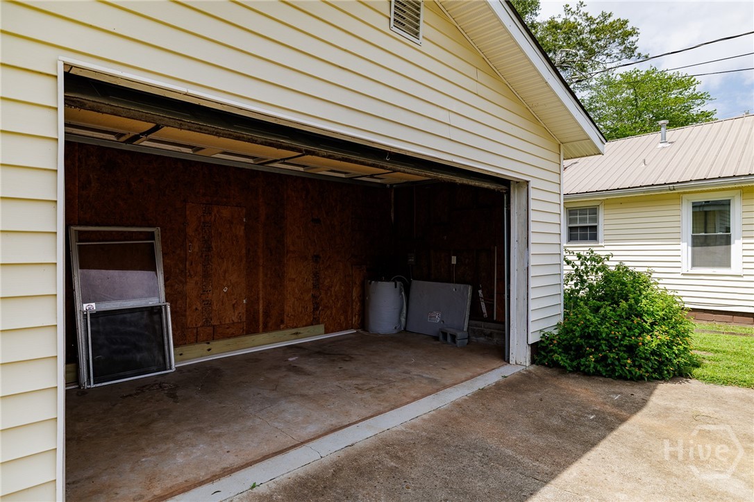 382 Elizabeth Street Property Photo 47