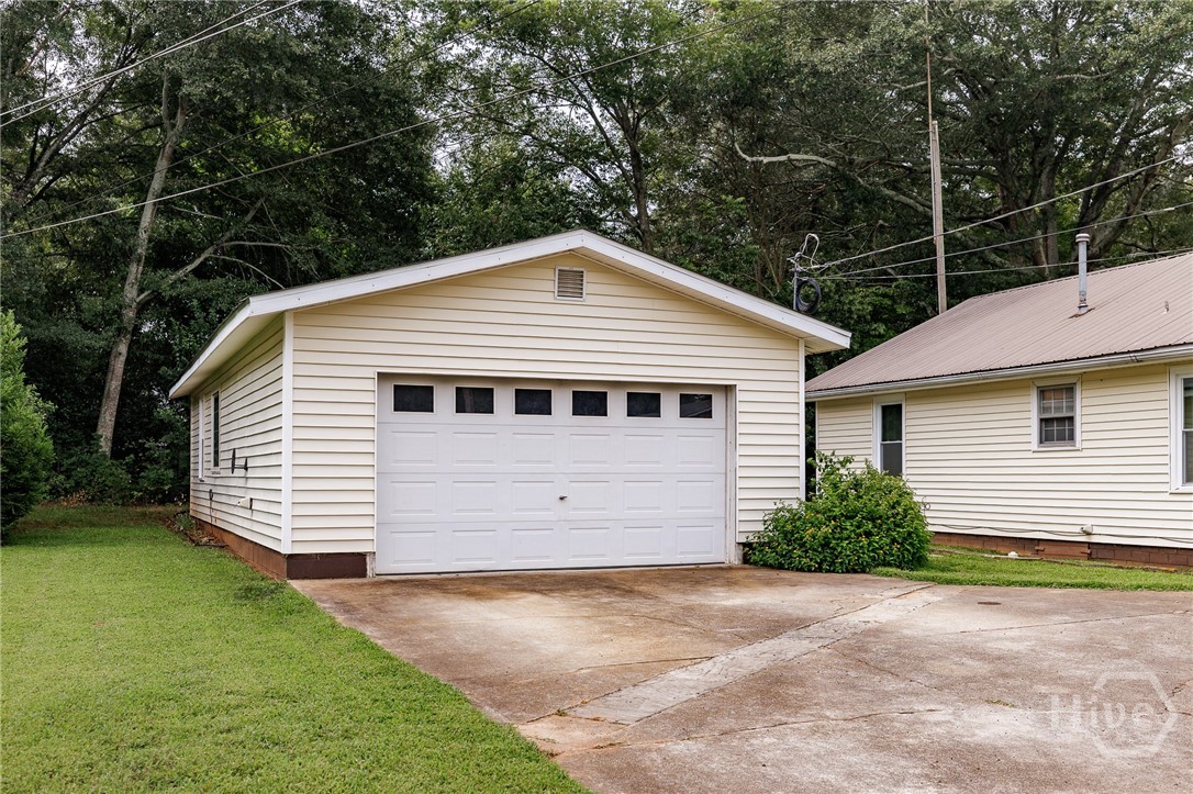 382 Elizabeth Street Property Photo 48