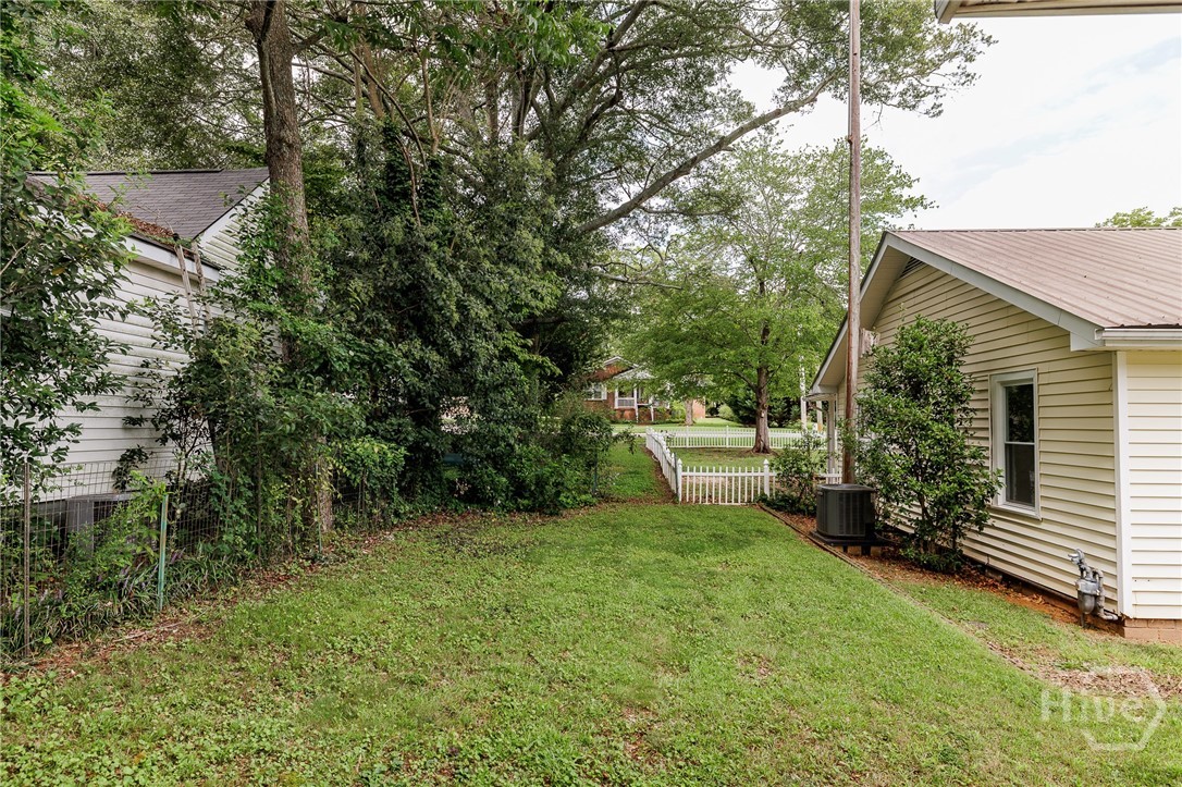 382 Elizabeth Street Property Photo 53