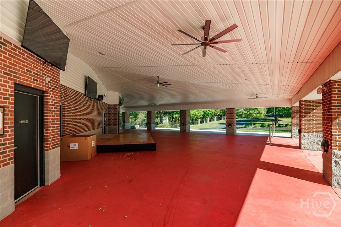 225 Oak Street 132 Property Photo 12