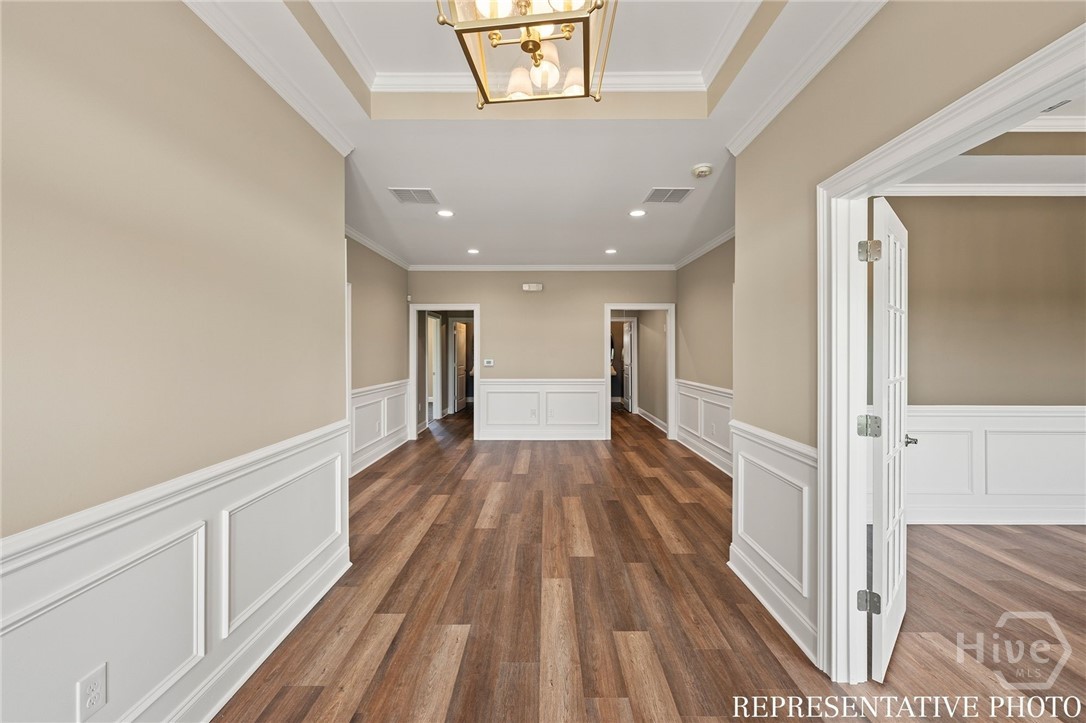 1060 Garland Drive 200 Property Photo 3