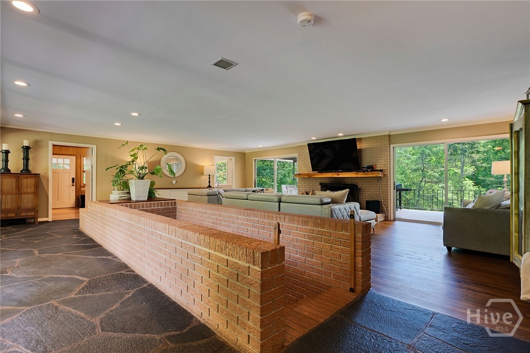 2425 Spratlin Mill Road Property Photo 9