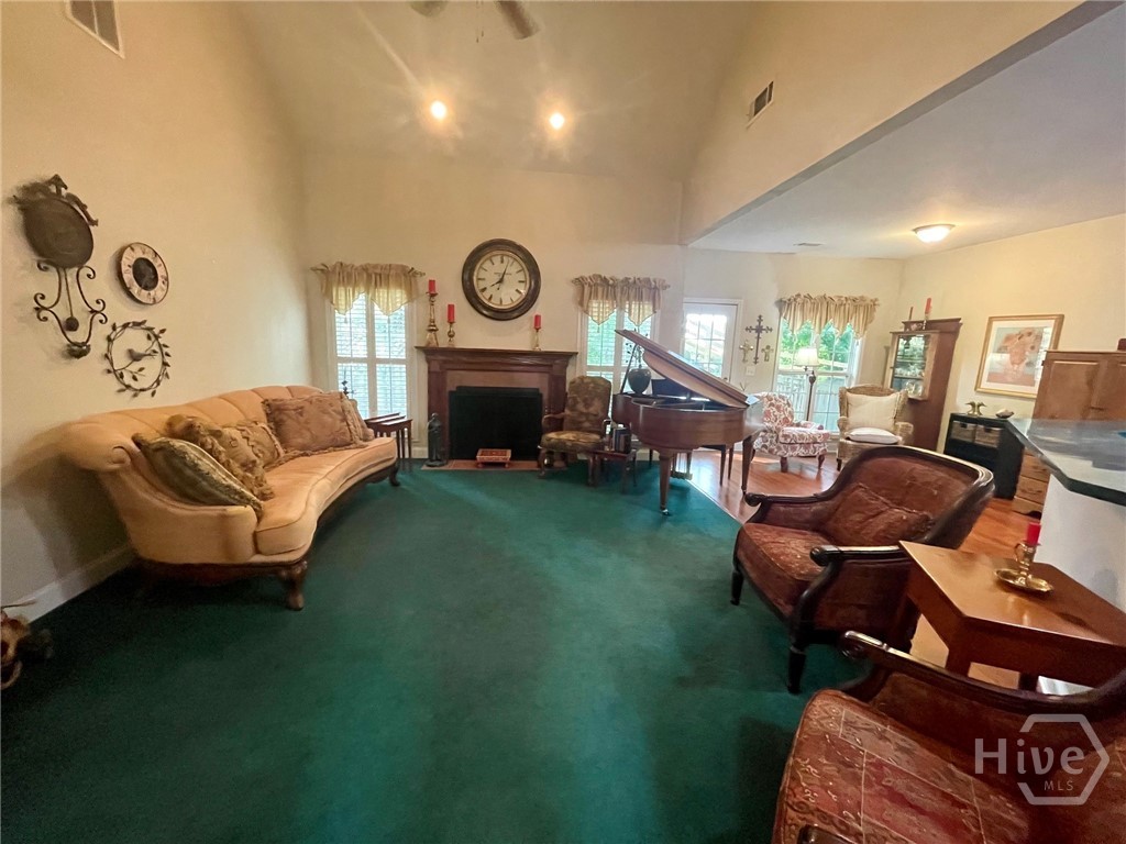 930 Vinings Drive Property Photo 7