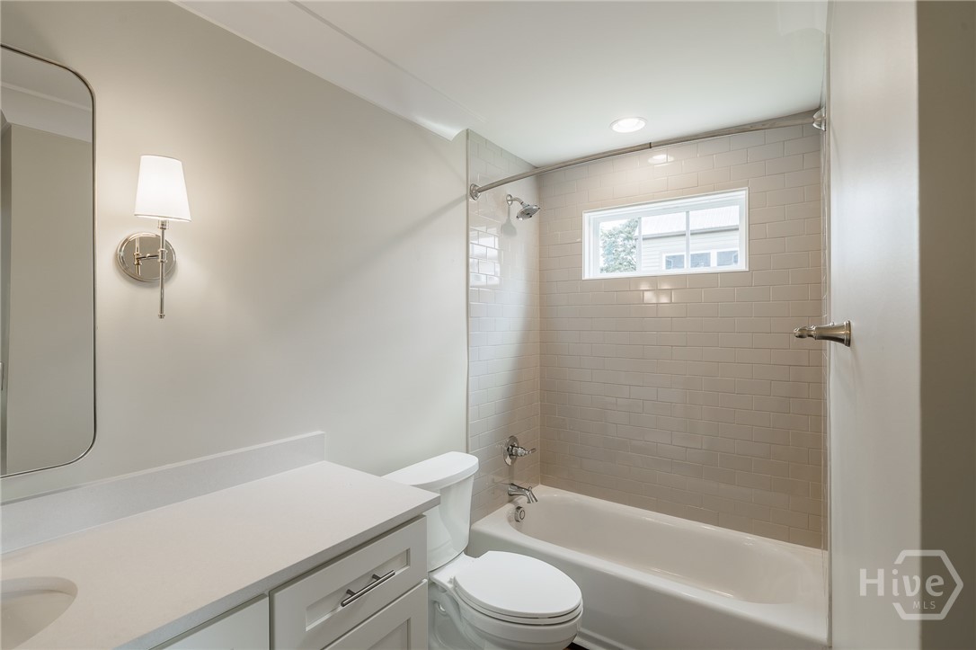 235 Pearl Street Property Photo 12