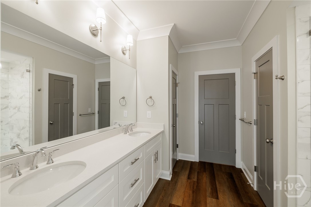 235 Pearl Street Property Photo 14