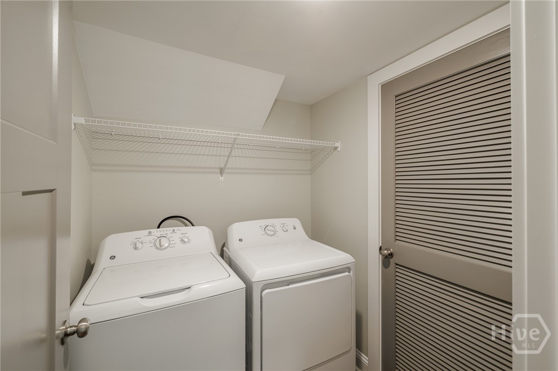 235 Pearl Street Property Photo 17