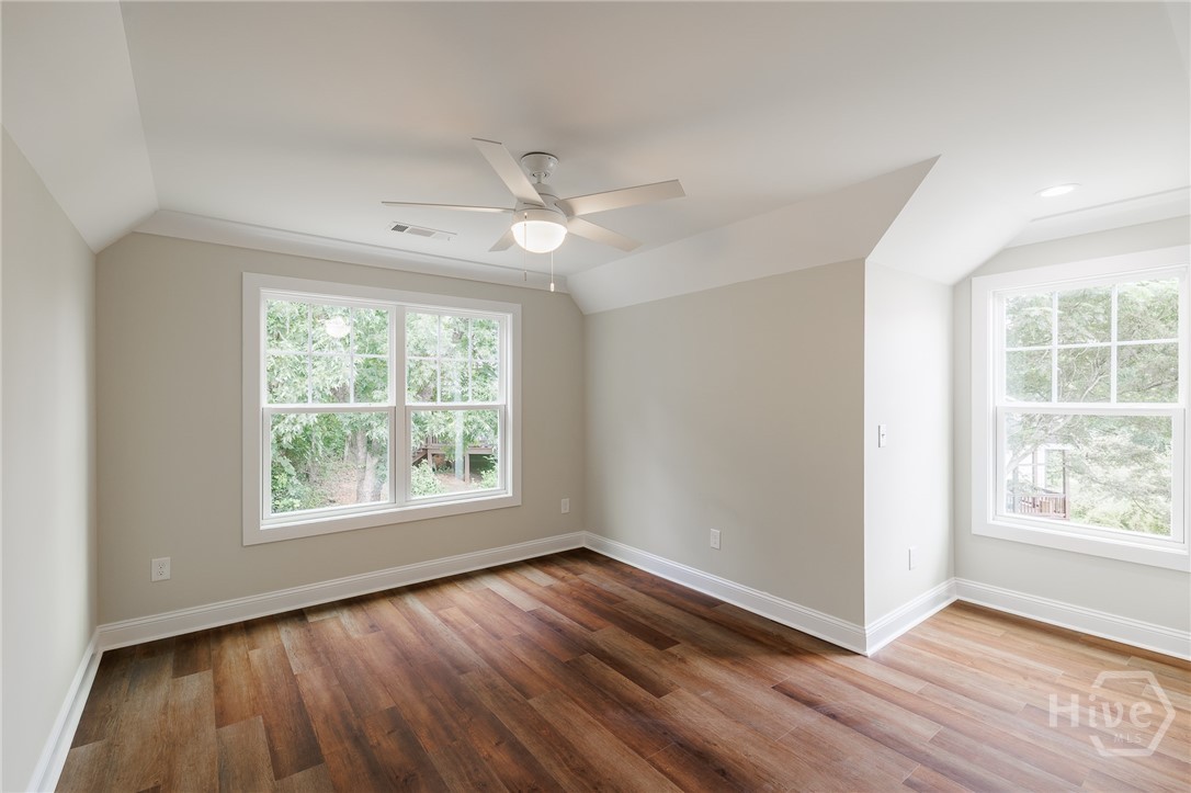 235 Pearl Street Property Photo 18