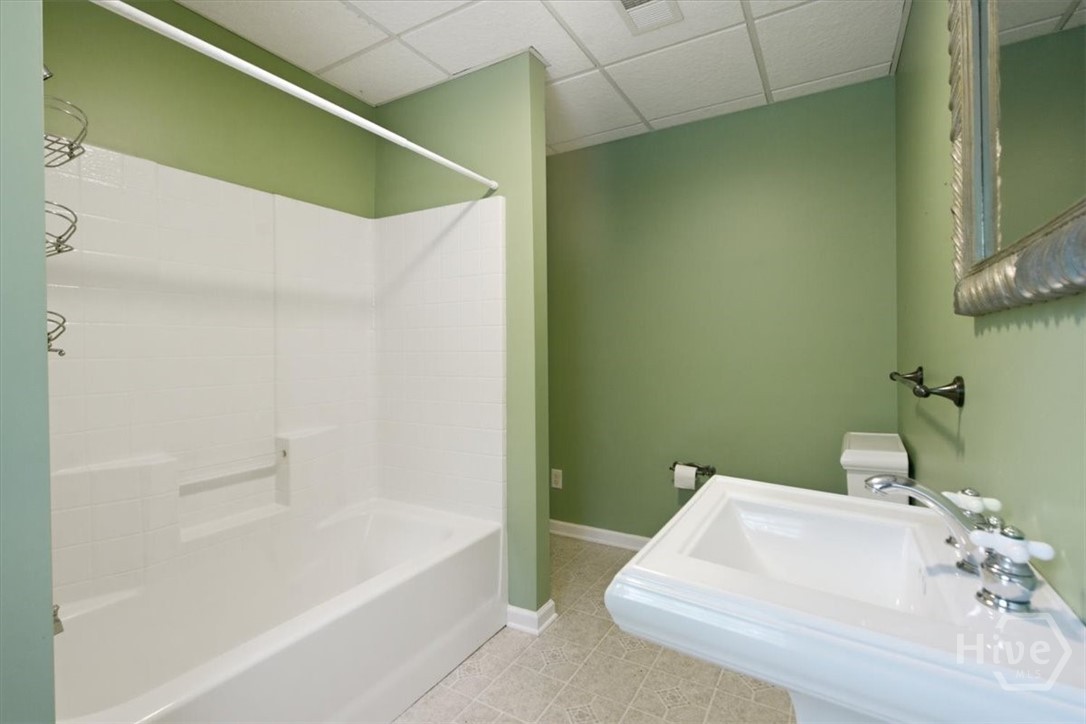 1628 Valley View Drive Property Photo 39