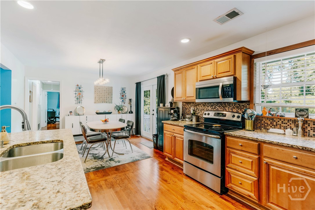 255 Caroline Avenue Property Photo 10