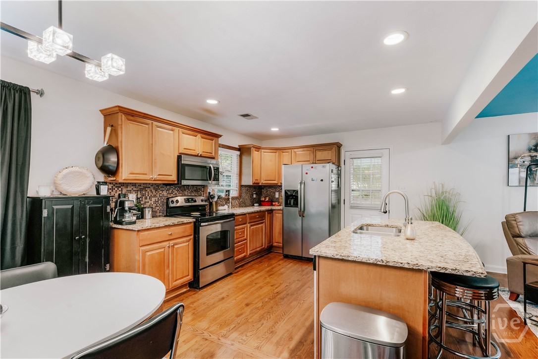 255 Caroline Avenue Property Photo 11