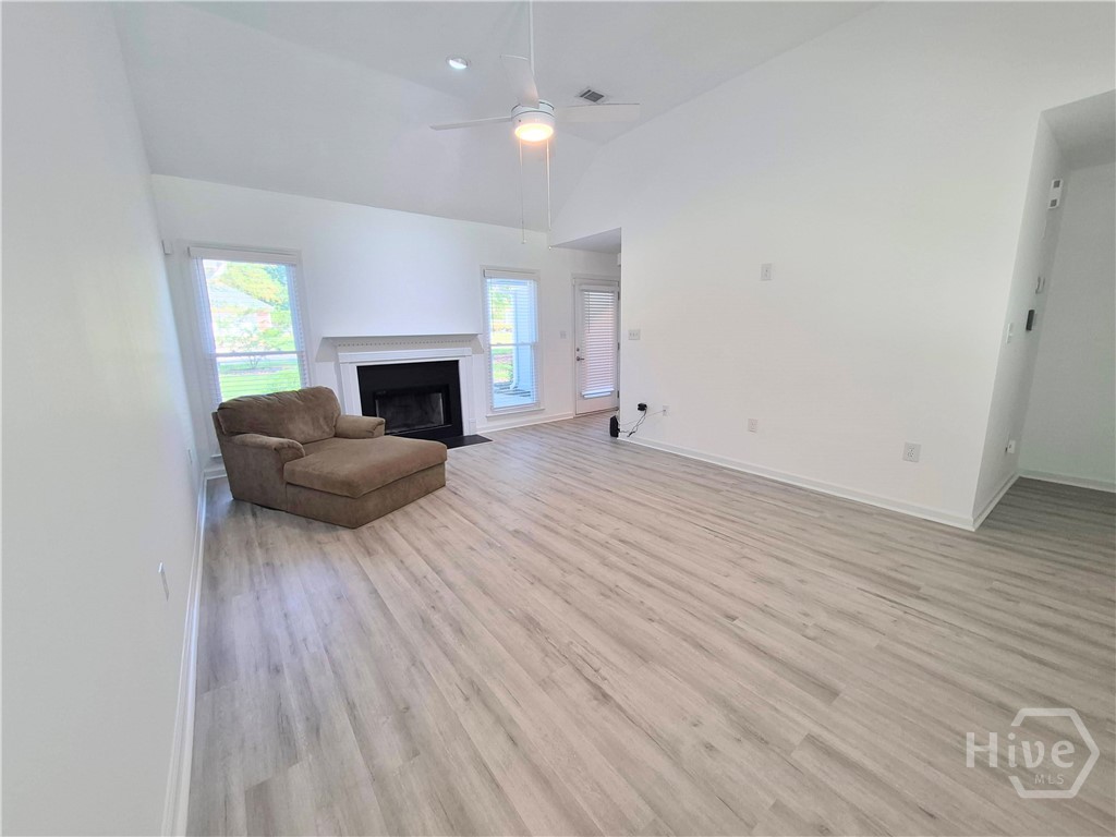 103 Meadow Creek Property Photo 5