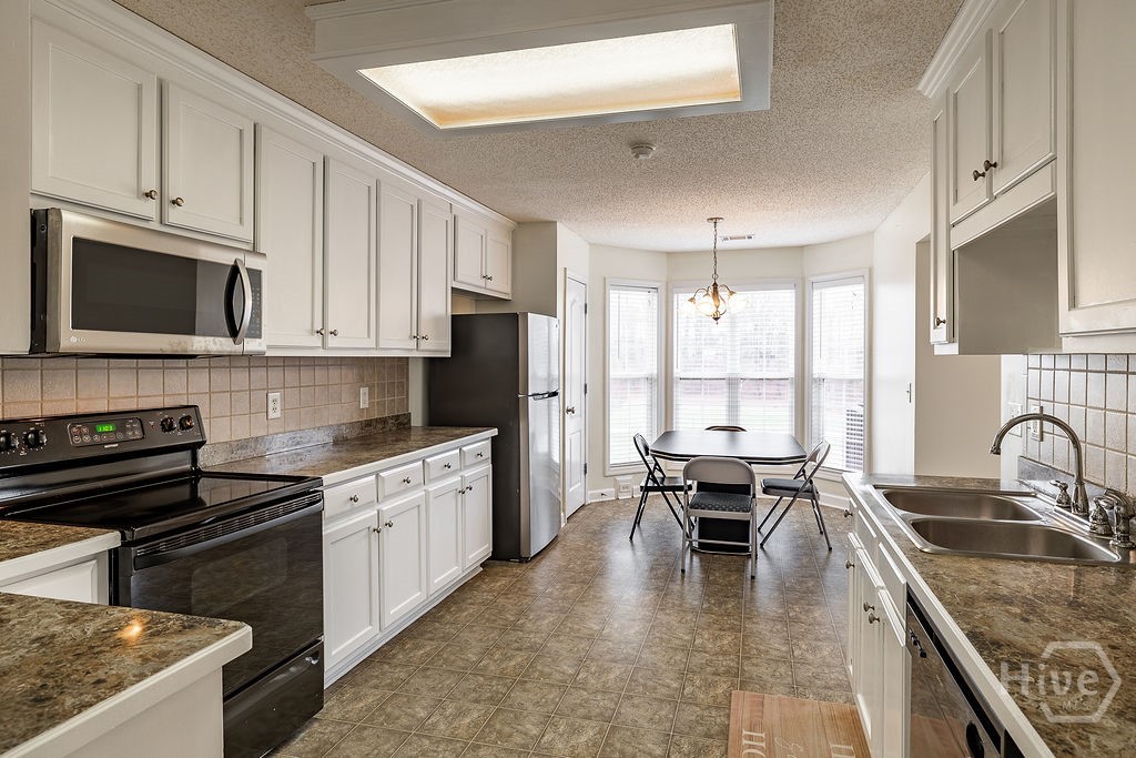 871 Jefferson Walk Circle Property Photo 13