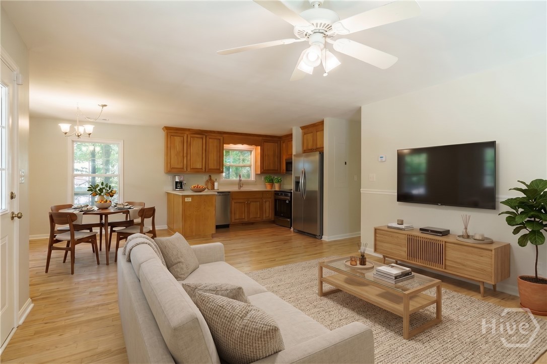 2354 Airport Drive Property Photo 2
