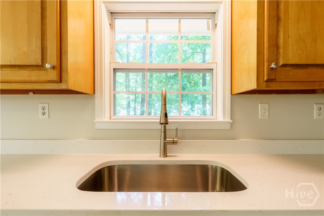 2354 Airport Drive Property Photo 10