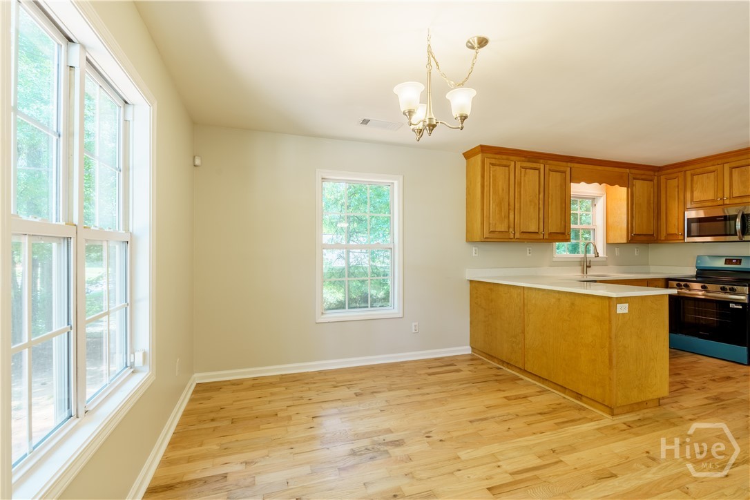 2354 Airport Drive Property Photo 13