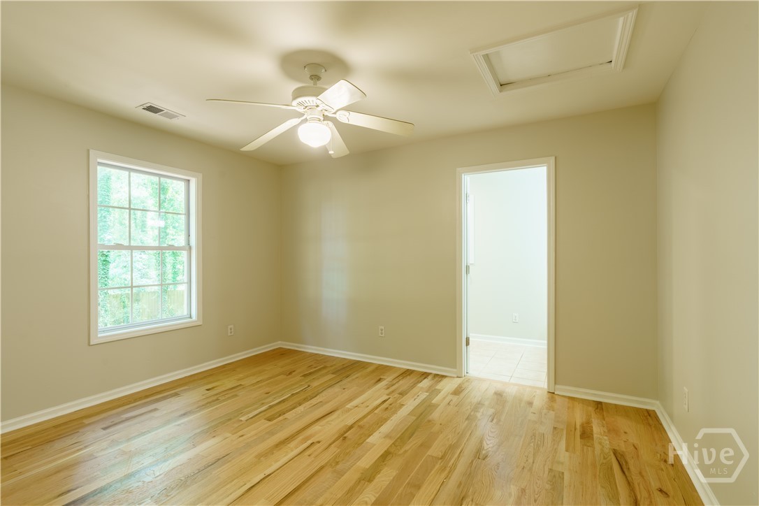 2354 Airport Drive Property Photo 21