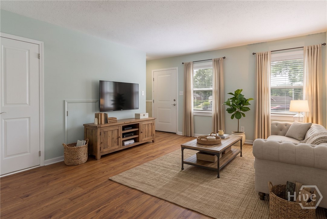 876 College Avenue Property Photo 4