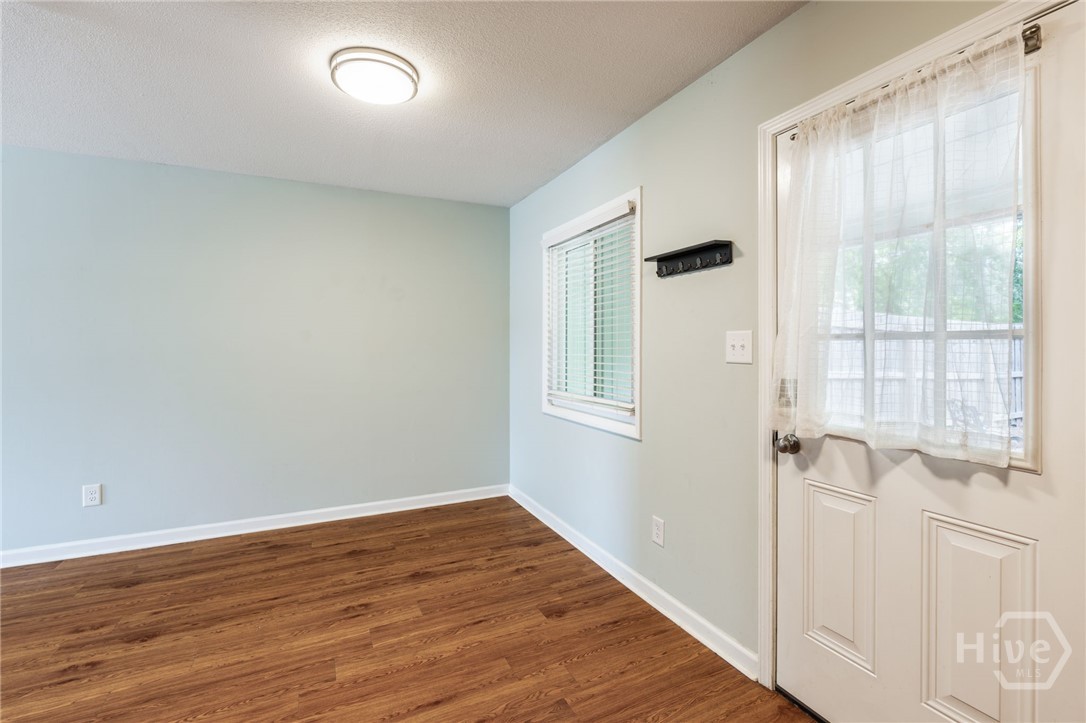 876 College Avenue Property Photo 9