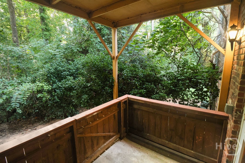 195 Sycamore Drive Property Photo 12