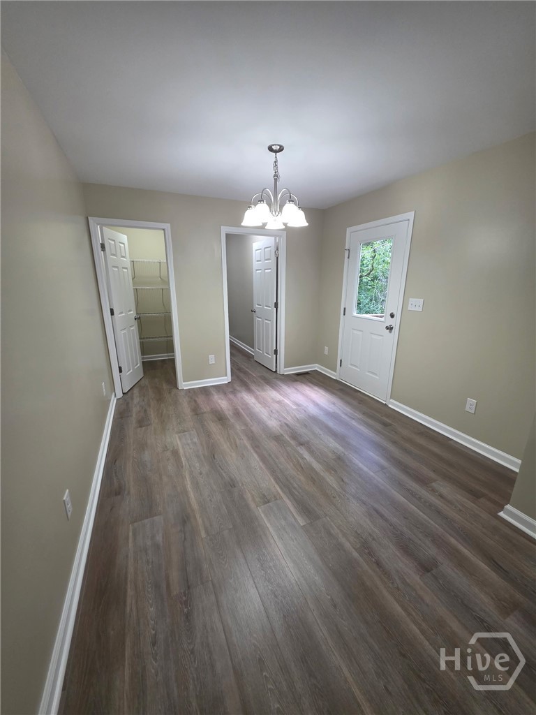 475 Somerset Drive Property Photo 5
