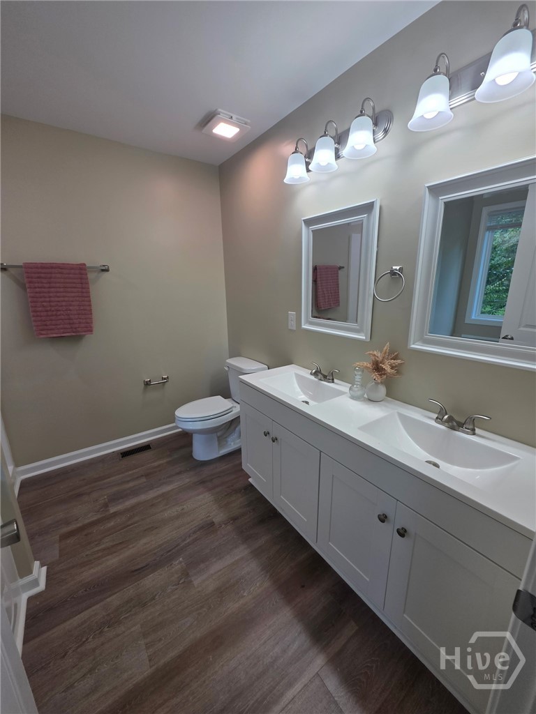 475 Somerset Drive Property Photo 10