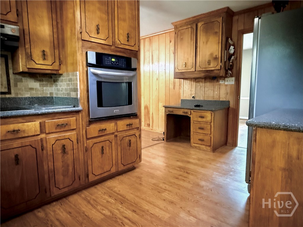 280 Davis Street Property Photo 6