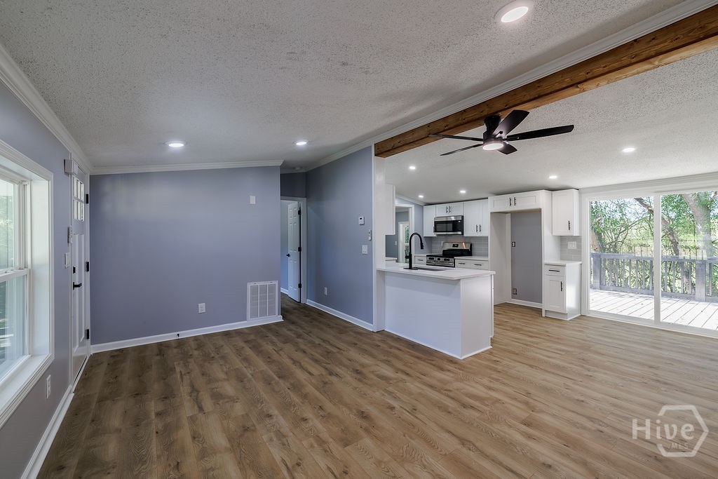 1691 Plantation Road Property Photo 5