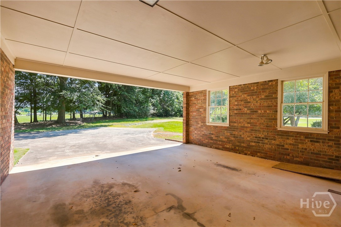 9036 Highway 72 W Property Photo 8