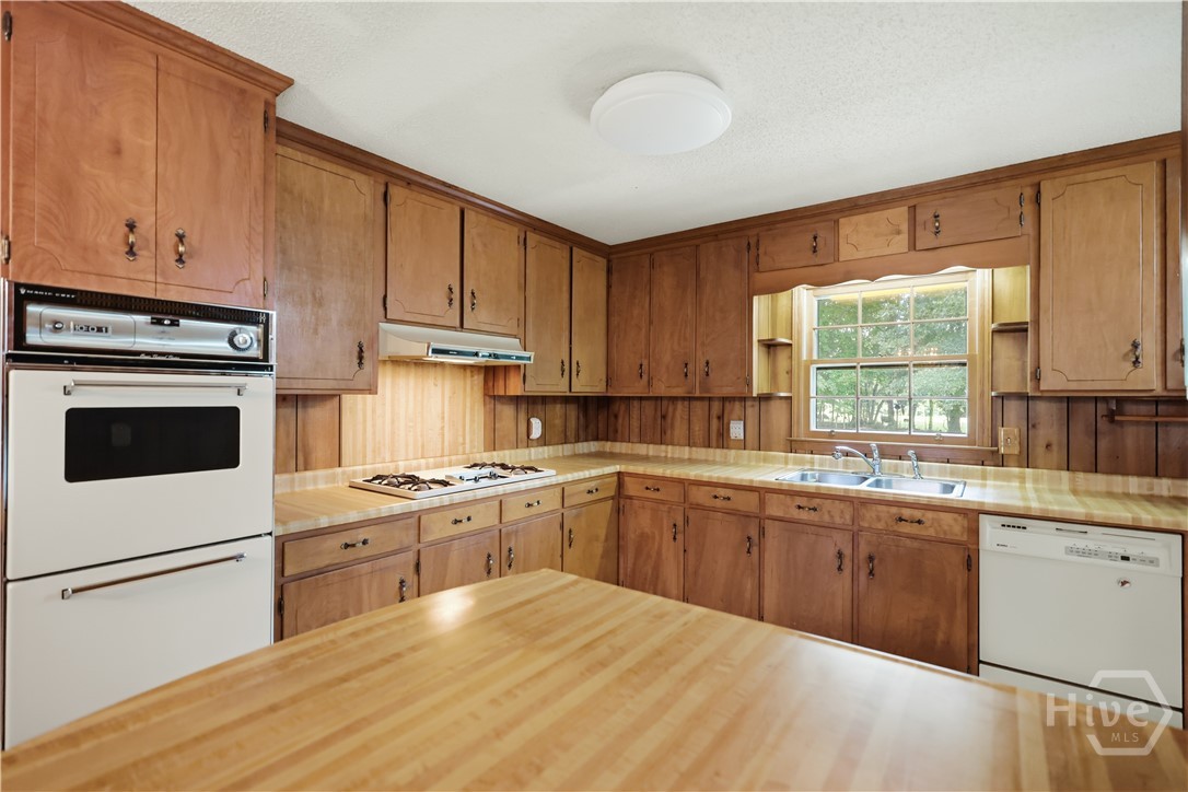 9036 Highway 72 W Property Photo 11