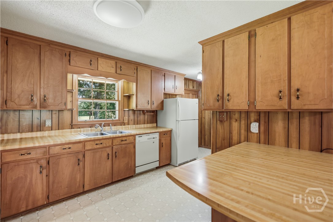 9036 Highway 72 W Property Photo 13
