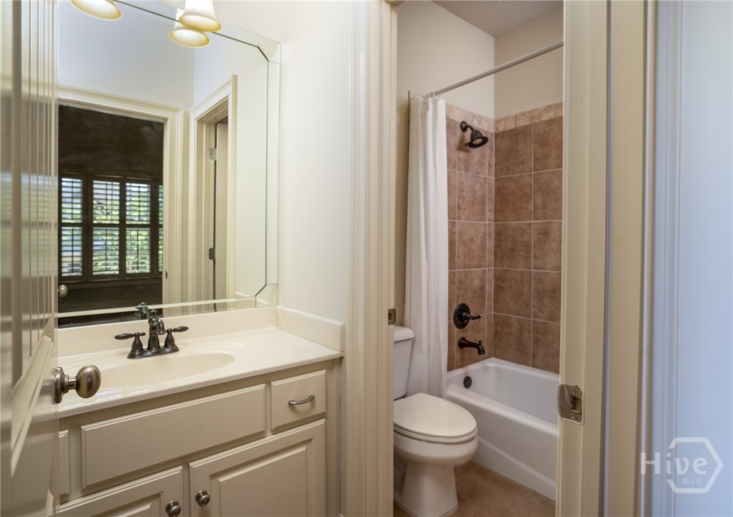 1022 Oxford Way Property Photo 25