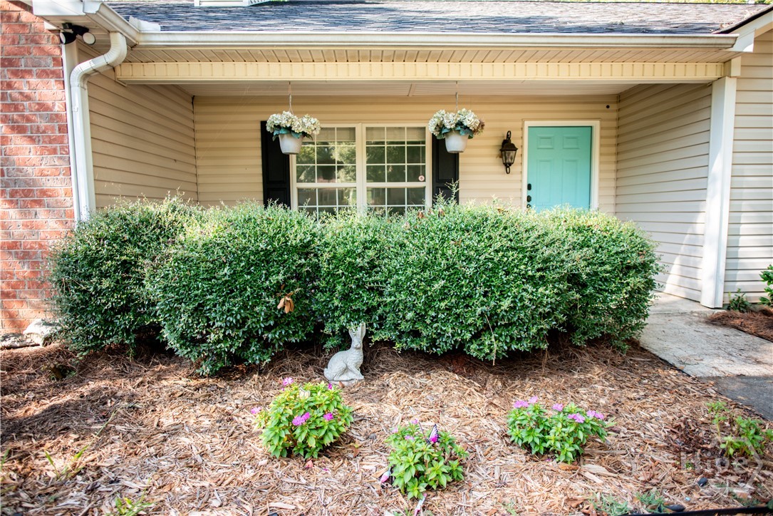 121 Summerplace Drive Property Photo 2