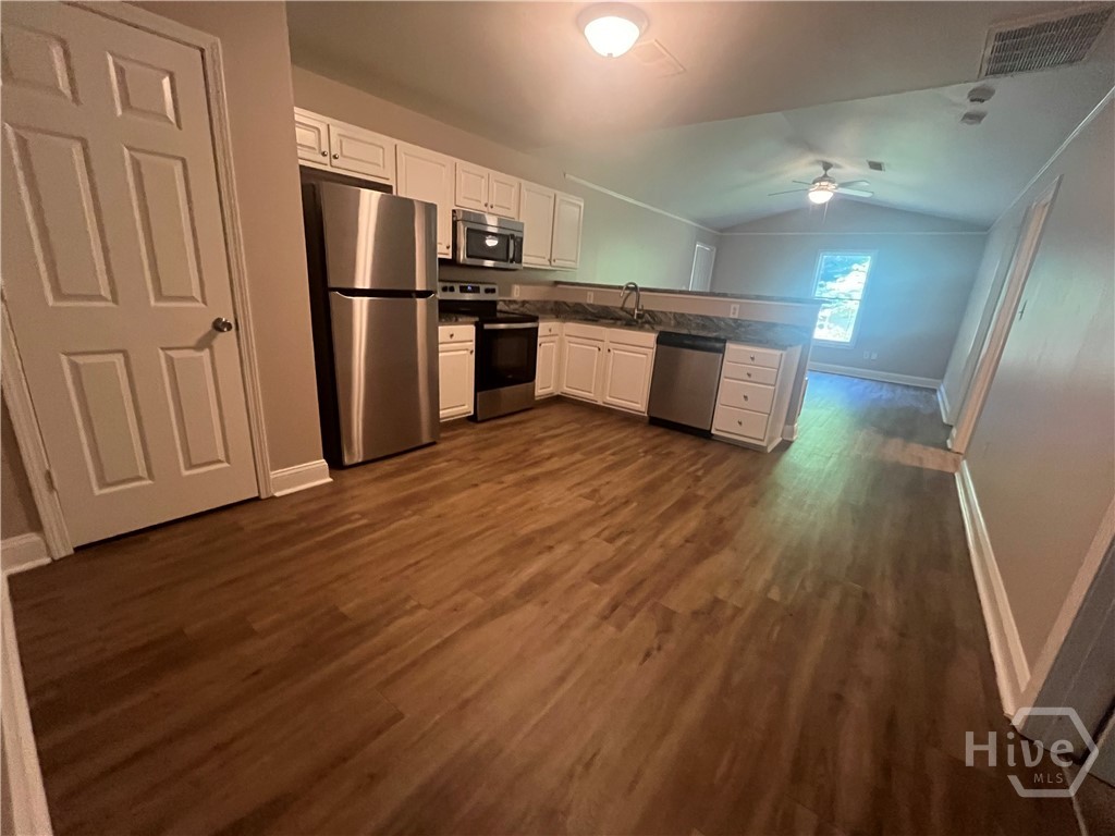 525 Rustwood Property Photo 3