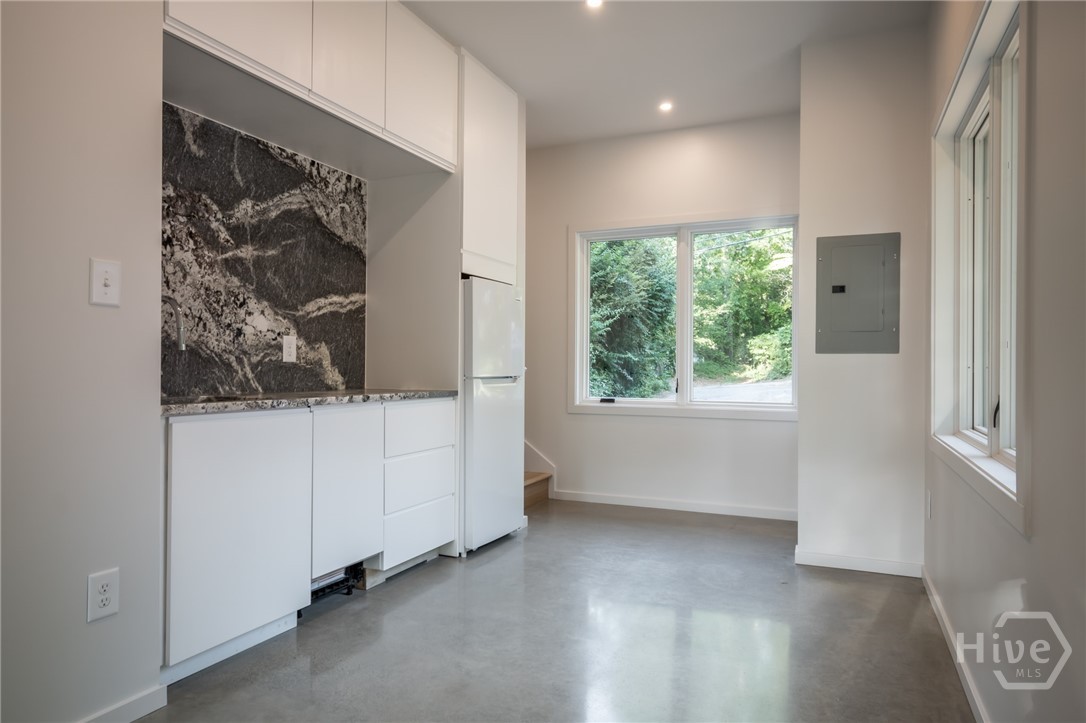 297 Morton Avenue Property Photo 8