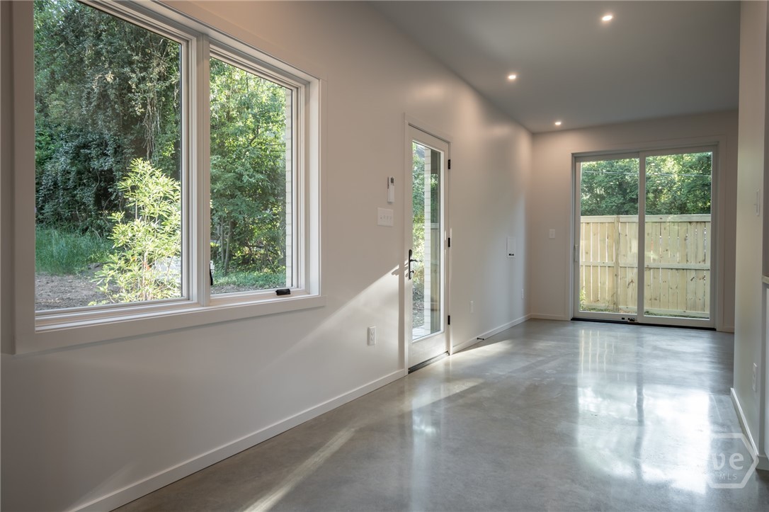297 Morton Avenue Property Photo 12