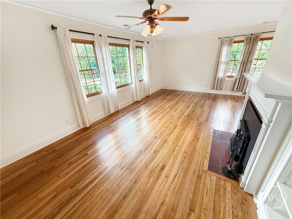 155 Windsor Court Property Photo 4