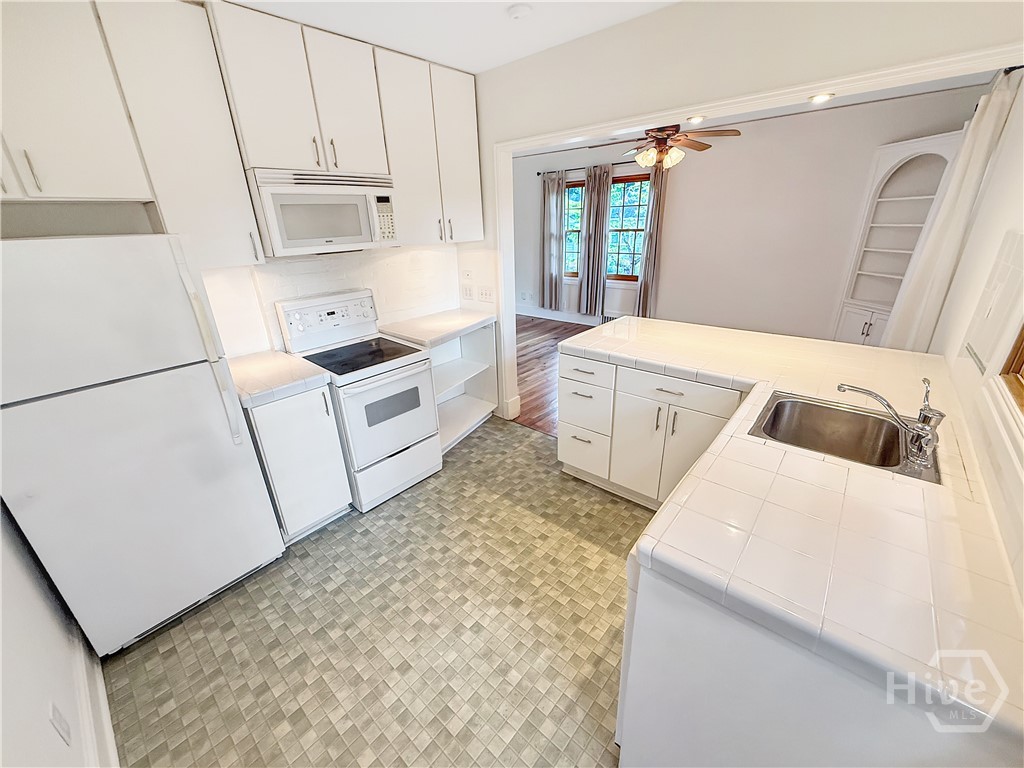 155 Windsor Court Property Photo 8