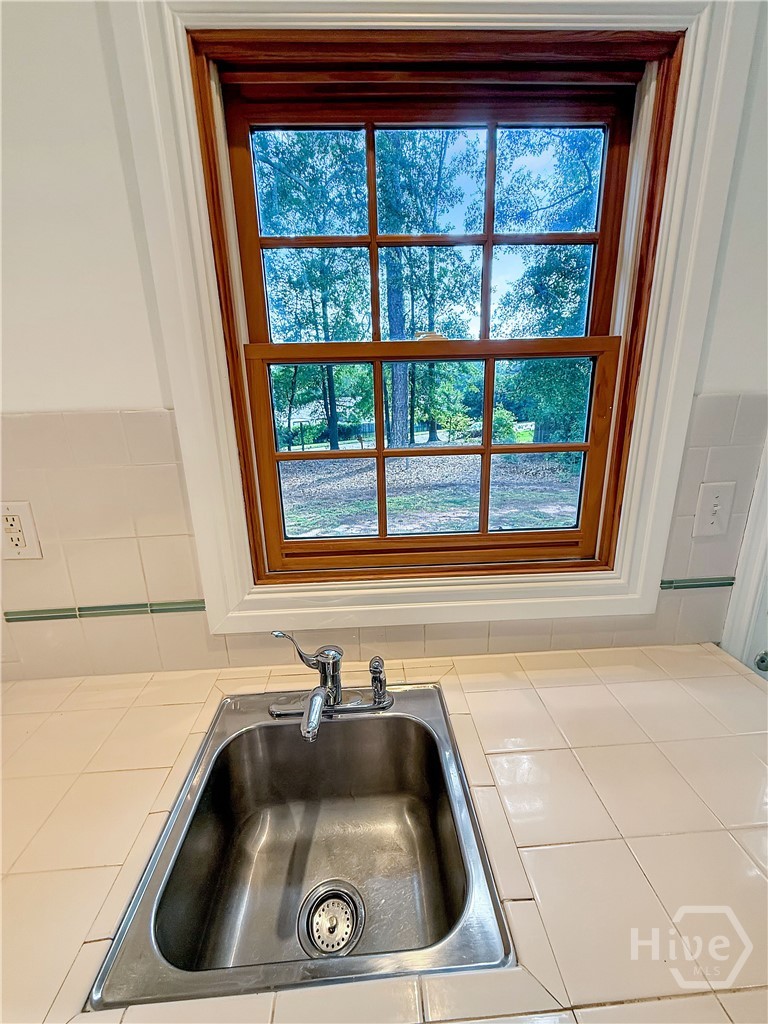 155 Windsor Court Property Photo 11